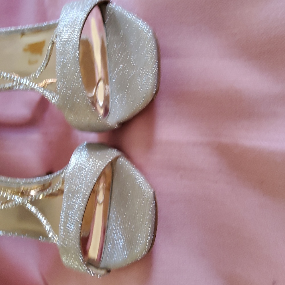 Badgley Mischka Criss-cross Strappy Heels.. - Picture 8 of 12